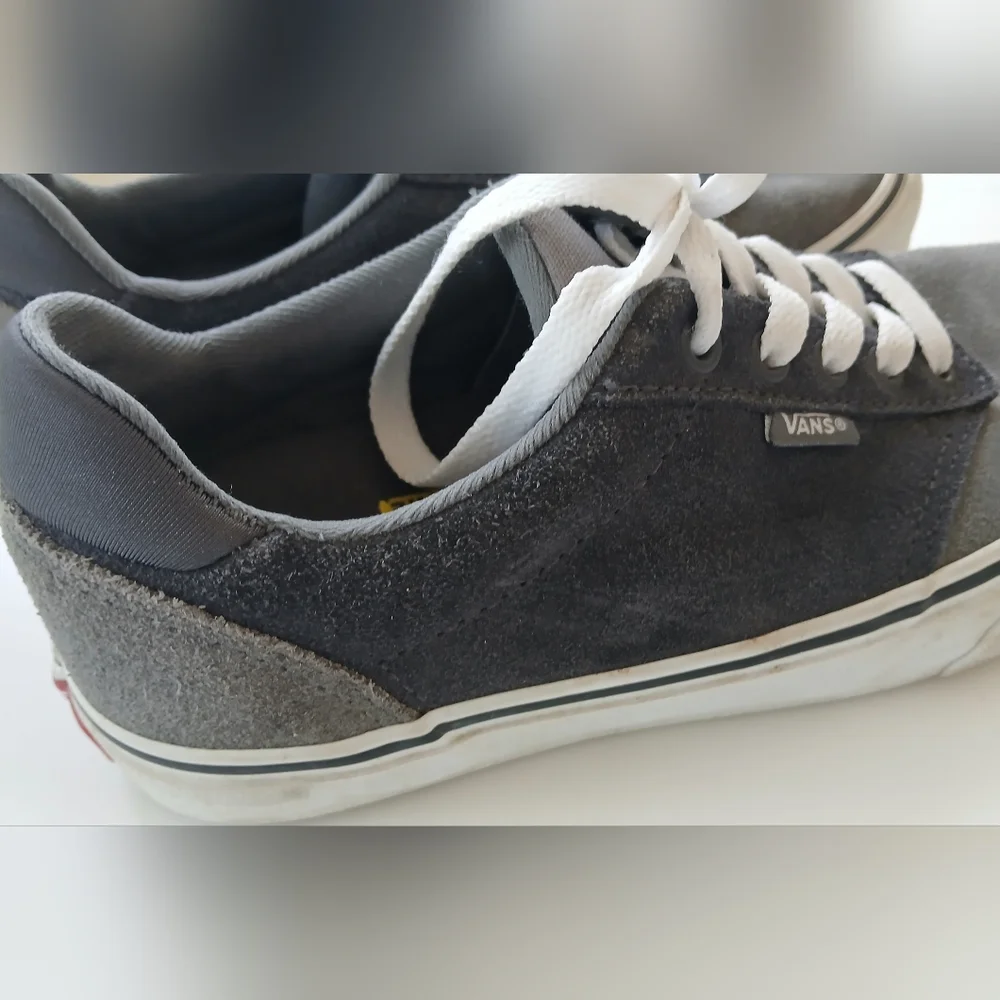 Vans Atwood Deluxe Skate Shoes Men’s Size 8 Gray Suede Two Tone